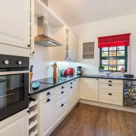 Roberts By Interhome البوفيرا