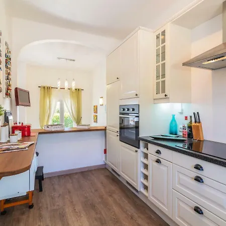 Roberts By Interhome